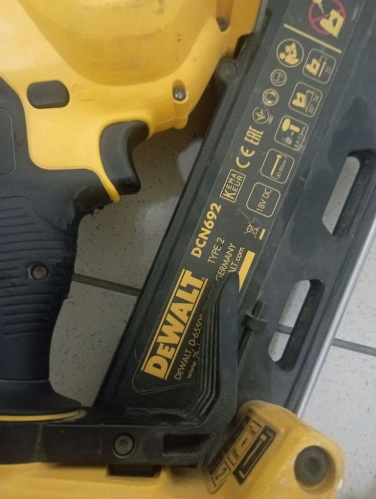 Купити Dewalt dcn692n Б/У