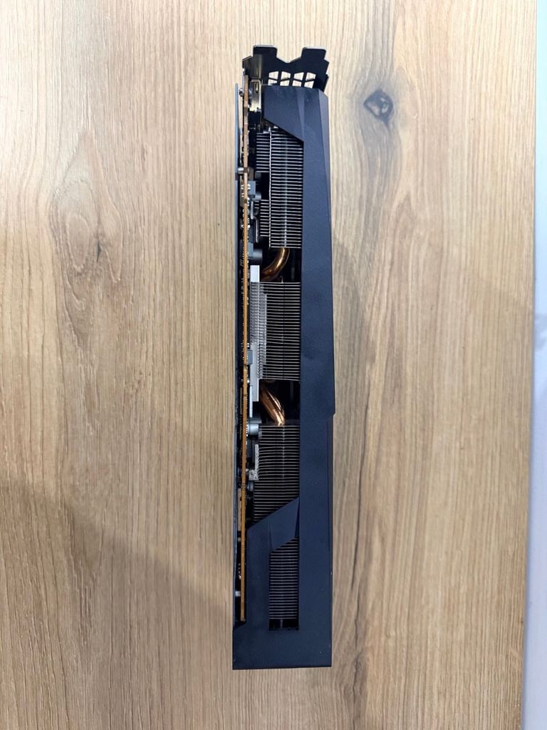 Дешиво Gigabyte Radeon RX 6700 XT GAMING OC 12G (GV-R67XTGAMING OC-12GD) с ломбарда