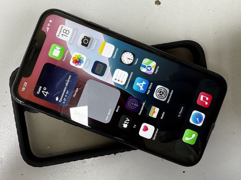 Купить Apple iPhone 11 64GB White (MWL82) Б/У