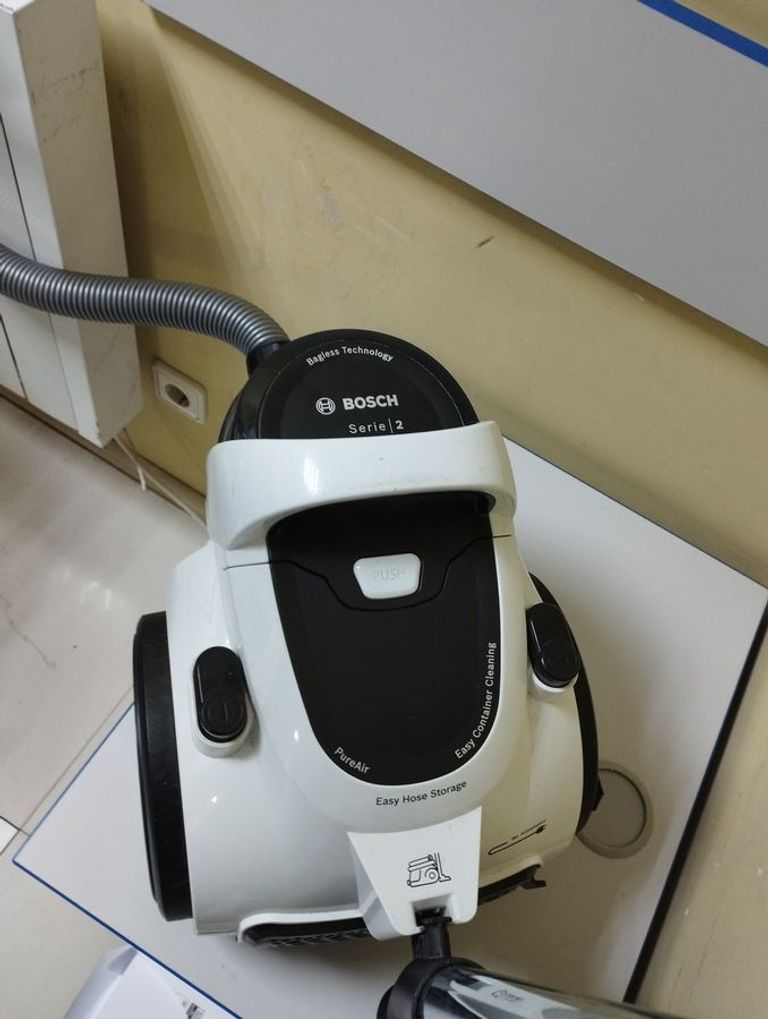 Дешиво Bosch Serie 2 BGS05A225 с ломбарда