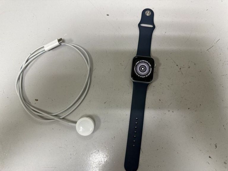 Купить Apple watch se 2 gps 44mm aluminum case with sport Б/У