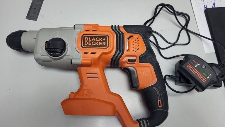 Дешево Black+decker BCD900B з ломбарду