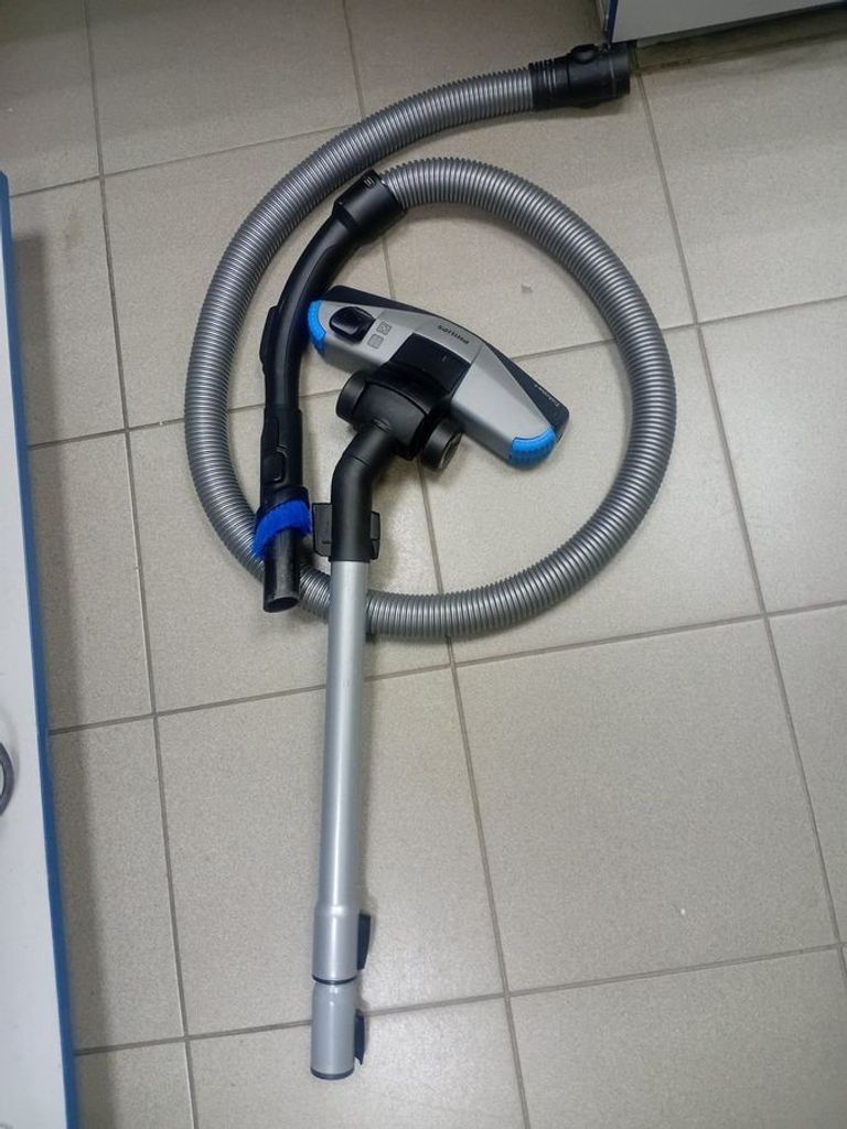 Дешиво Philips 5000 series FC9550/09 с ломбарда