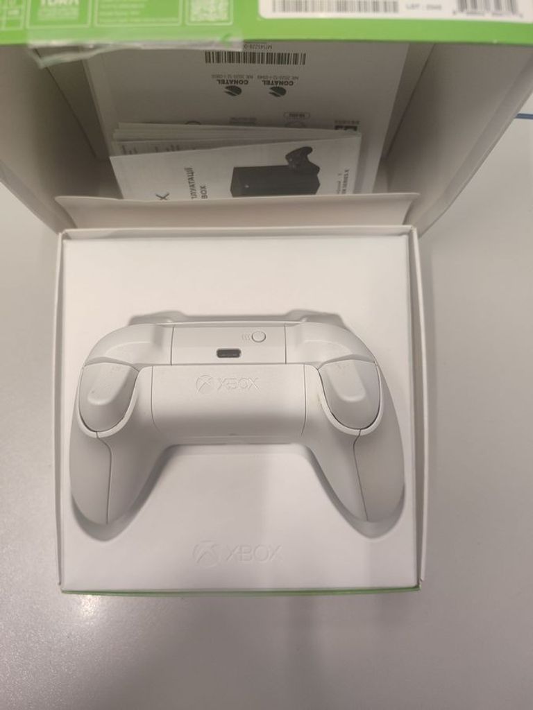 Дешево Microsoft xbox series x s wireless controller з ломбарду