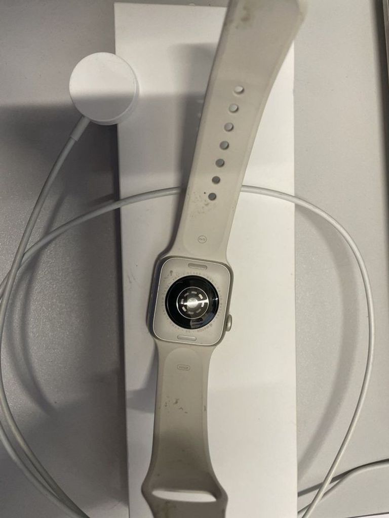 Дешево Apple watch se 2 gps 40mm aluminium case з ломбарду