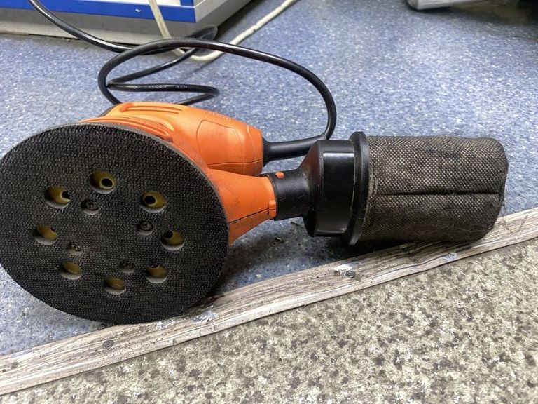 Розпродаж Black&Decker bew210, продавець Техноскарб