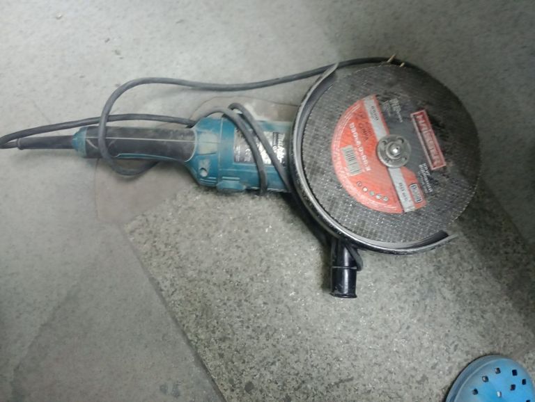 Оголошення Makita GA9050 Б/У