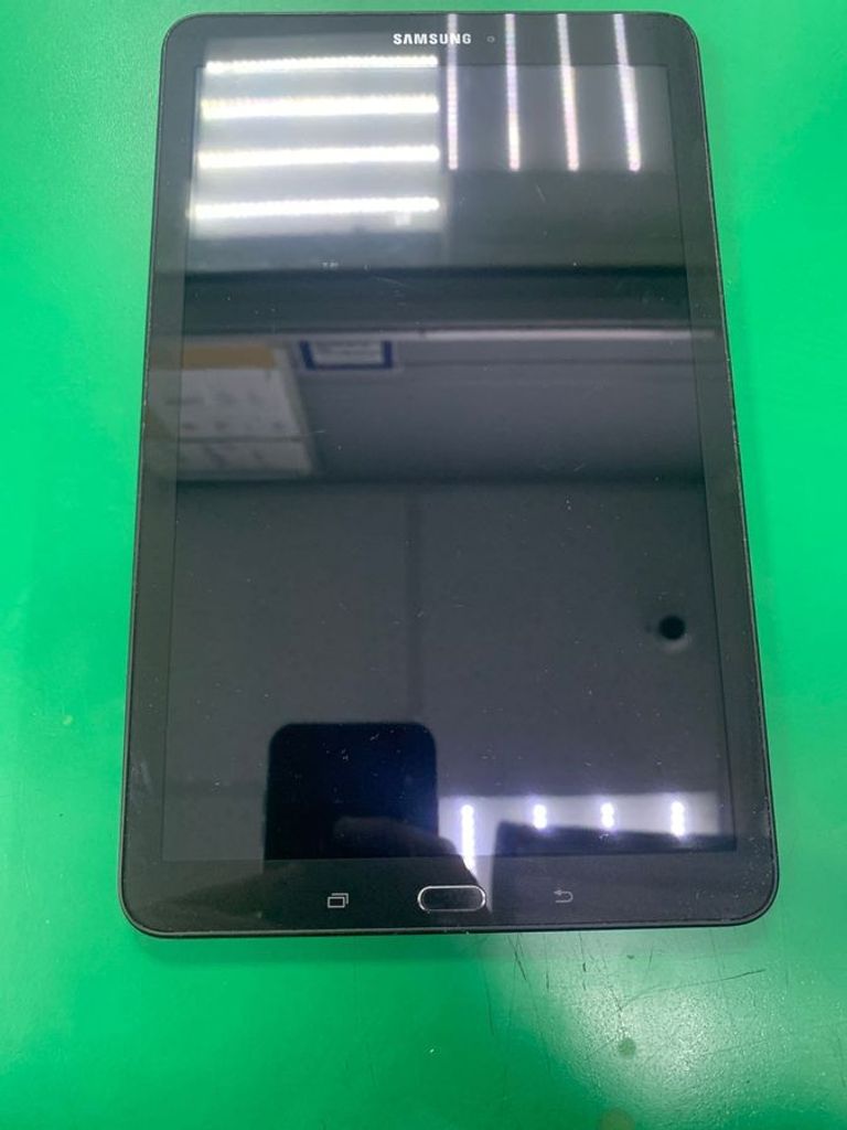 Оголошення Samsung galaxy tab e 9.6 8gb 3g Б/У