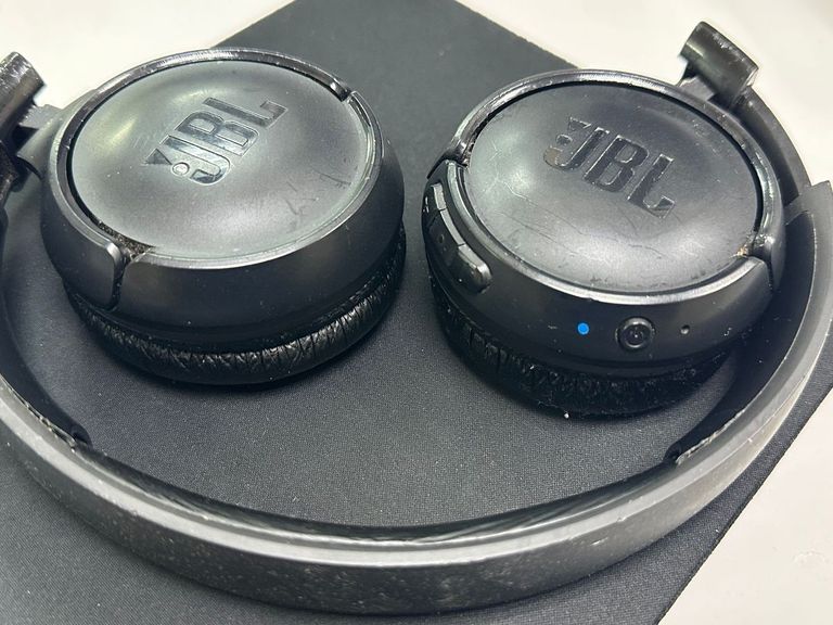 Дешево Jbl tune 520bt з ломбарду