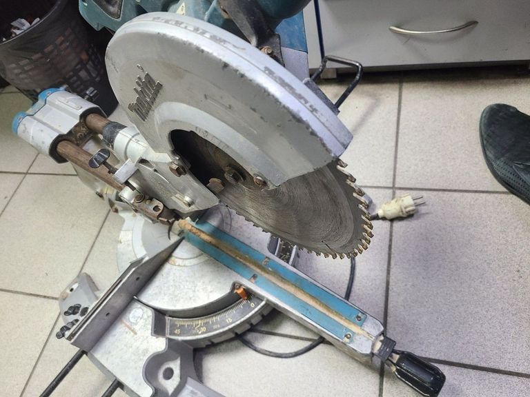 Купити Makita LS1018L Б/У