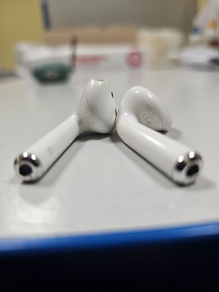 Купить Apple airpods 2nd generation a1602, a2031, a2032 Б/У