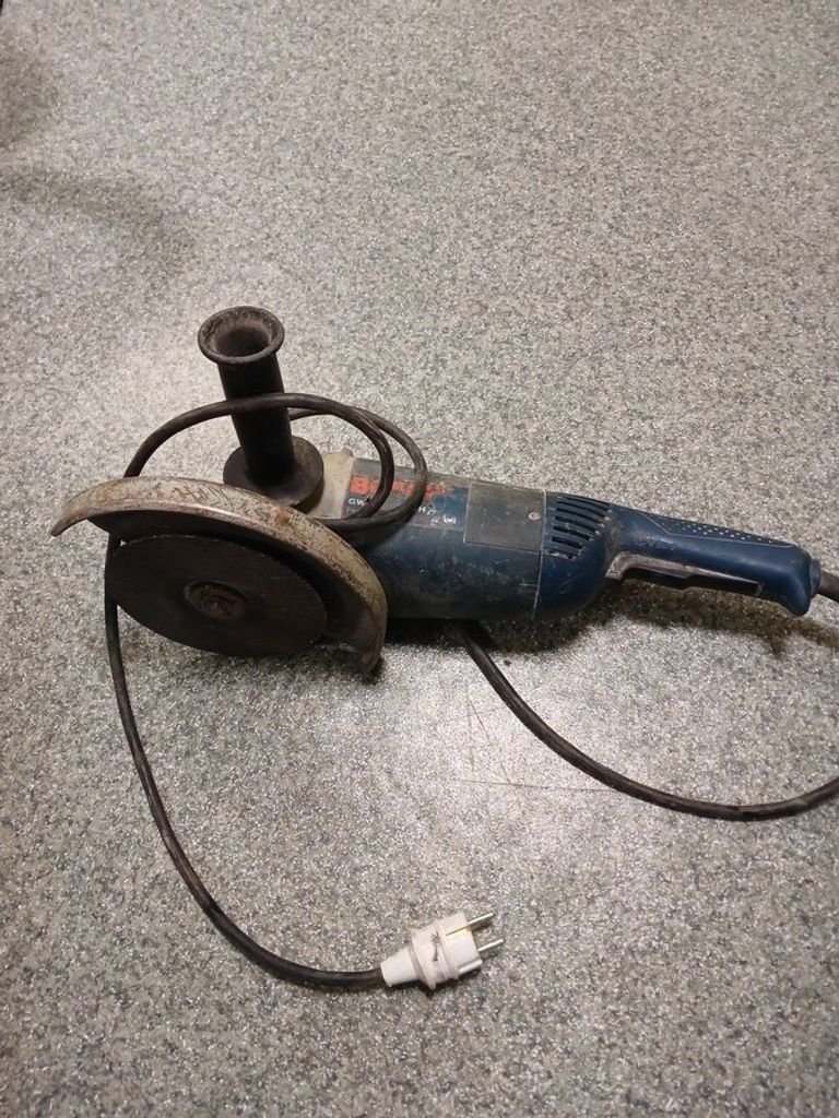 Дешиво Bosch gws 22-230 jh с ломбарда