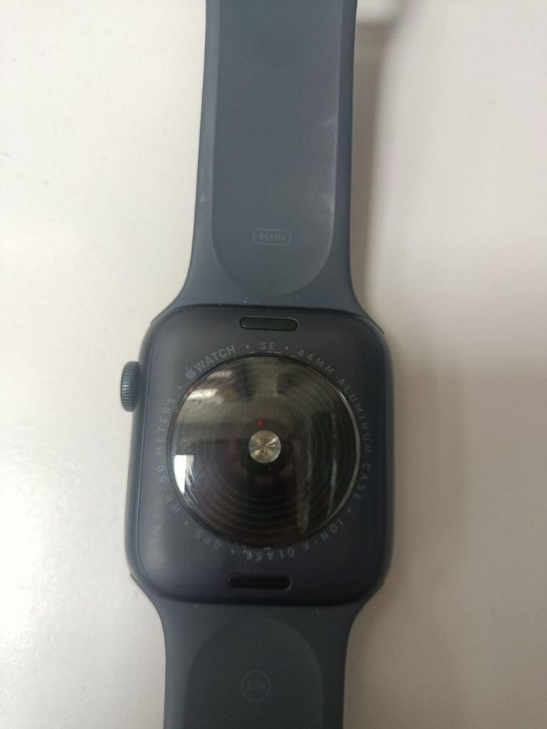 Дешево Apple watch se 2 gps 44mm aluminium case з ломбарду