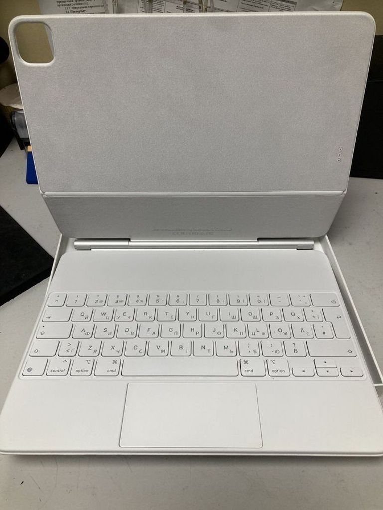 Дешево Apple magic keyboard for ipad pro a2480 з ломбарду