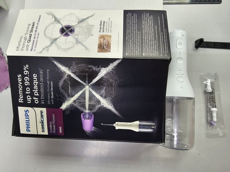 Дешиво Philips Sonicare Cordless Power Flosser 3000 HX3826/31 с ломбарда