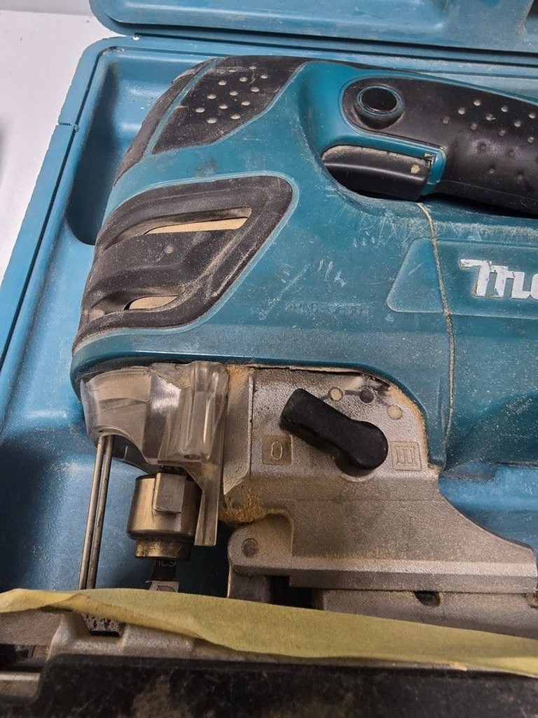 Розпродаж Makita 4350FCT, продавець Техноскарб