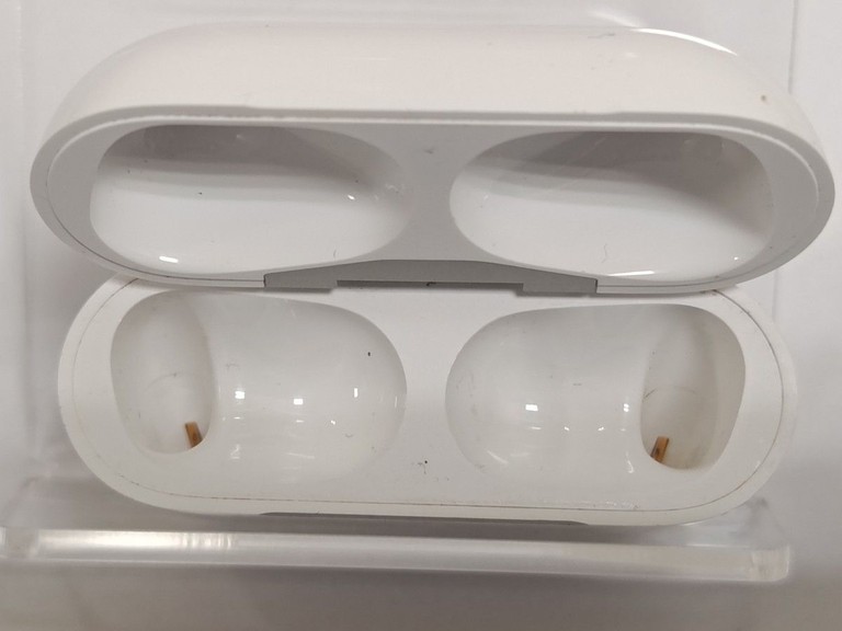 Дешево Apple airpods pro 2nd generation with magsafe charging case usb-c з ломбарду