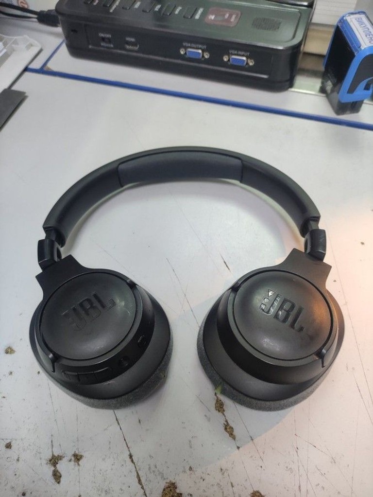 Оголошення Jbl tune 700bt Б/У