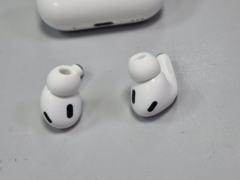 Apple airpods pro 2nd generation with magsafe charging case usb-c Код:01-201011690. Зображення 9