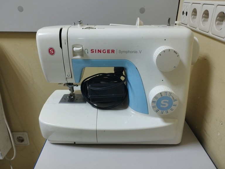 Купити Singer Simple 3221 Б/У