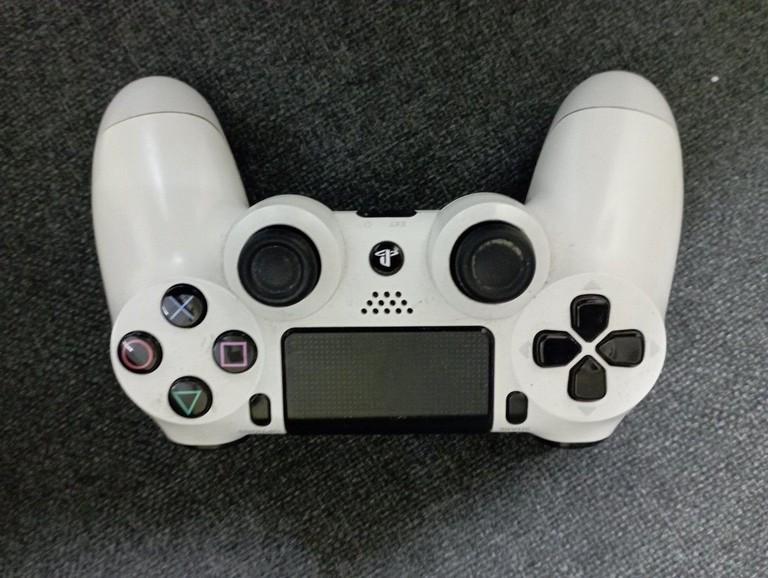 Дешиво Sony dualshock 4 v2 с ломбарда