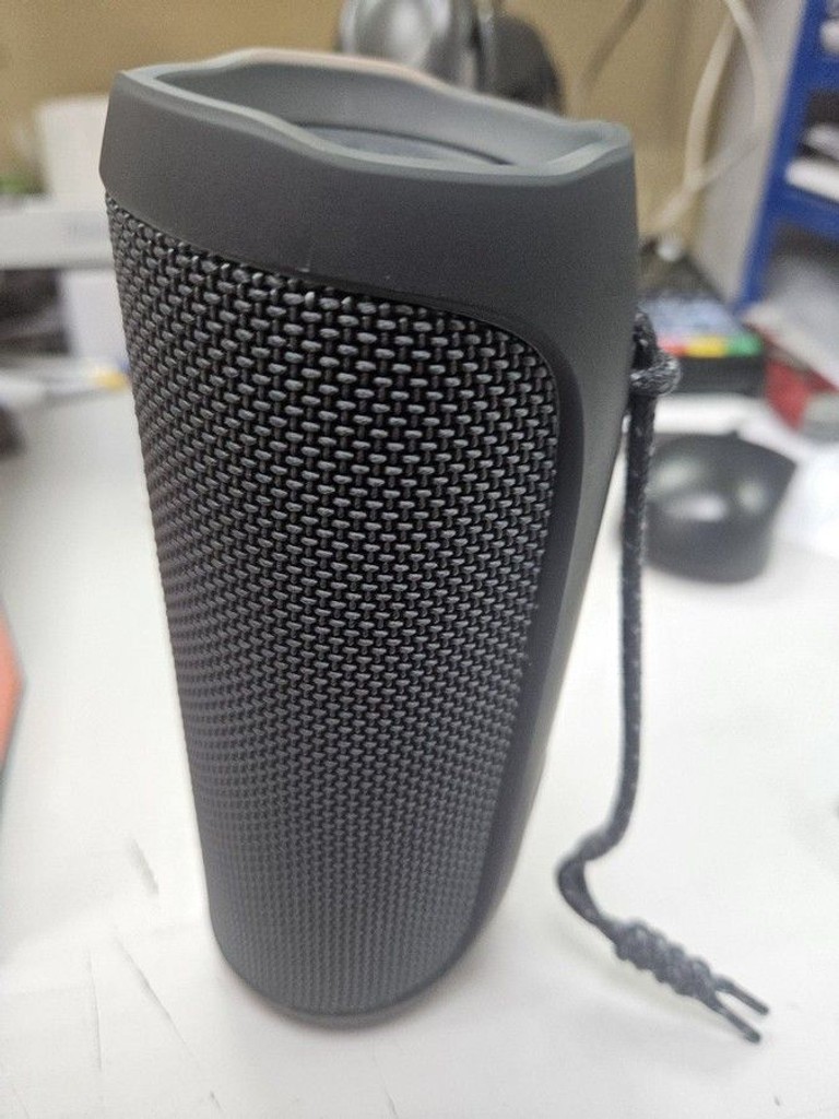 Дешиво Jbl flip essential 2 с ломбарда