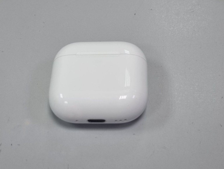 Apple airpods 4 with active noise cancellation Код:01-201035438. Изображение 5