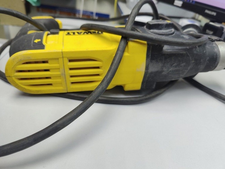 Дешево Dewalt d25133qs з ломбарду