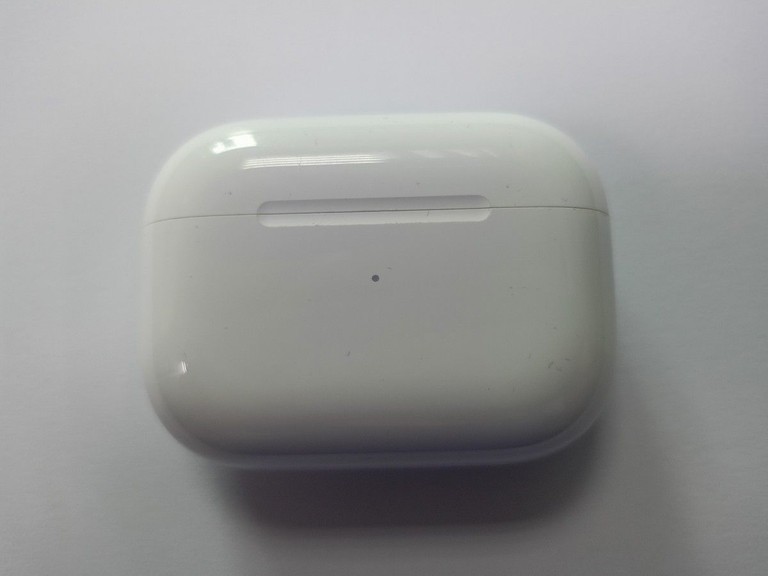 Купити Apple airpods pro 2nd generation with magsafe charging case usb-c Б/У