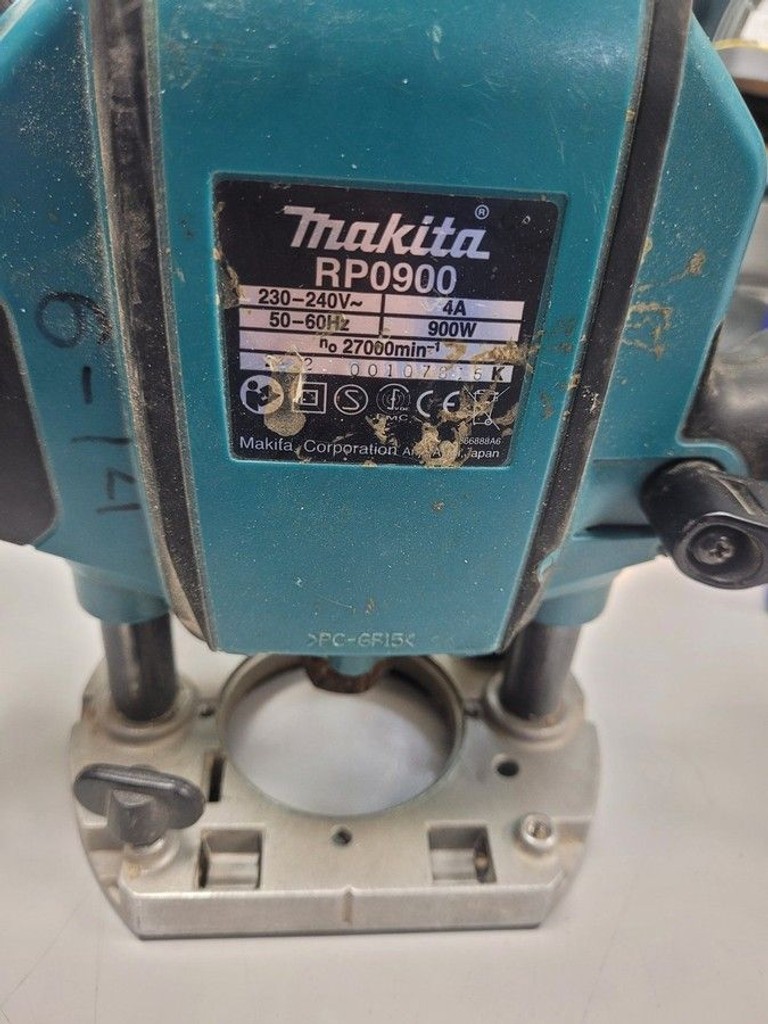 Дешево Makita RP0900 з ломбарду