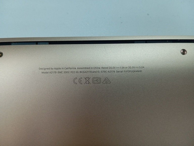 Дешиво Apple macbook air 13" 2020 a2179 core i3 1,1ghz/ram8gb/ssd256gb/intel iris plus graphics с ломбарда