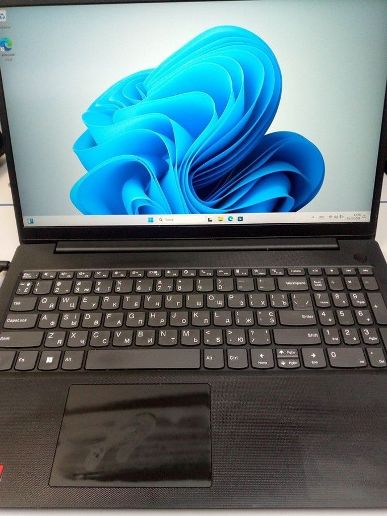 Купити Lenovo 15/ryzen 7 5825u ddr4/16gb ddr4/hdd *відсутній/ssd 512 gb/*інтегрована Б/У