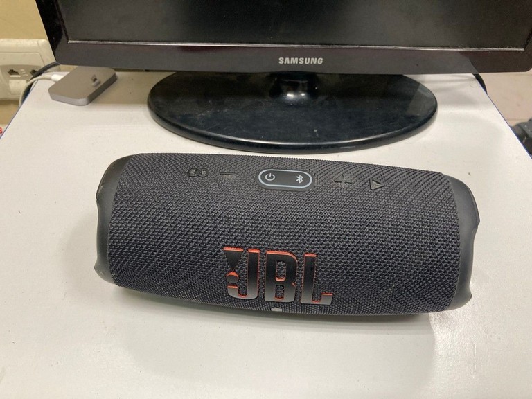Купити Jbl charge 5 Б/У