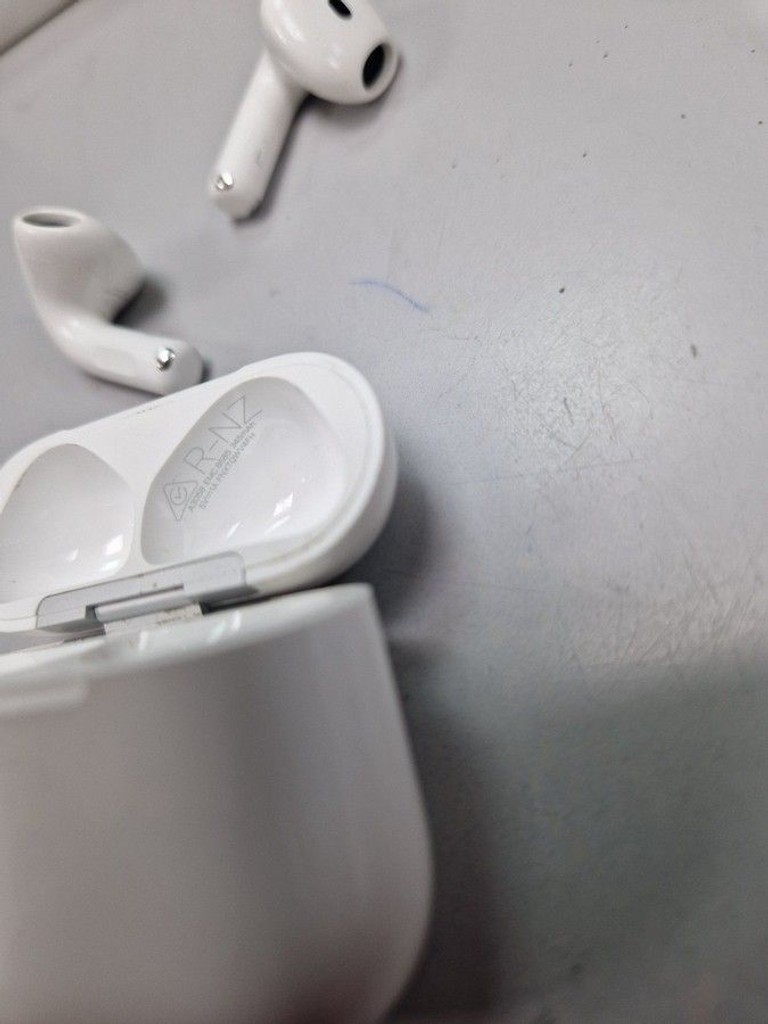 Оголошення Apple airpods 4 Б/У