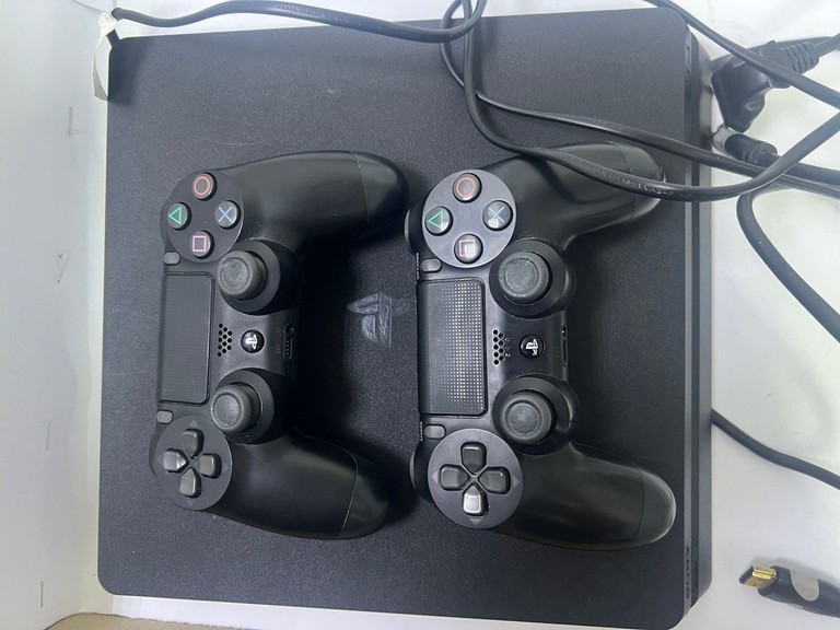 Дешево Sony PlayStation 4 Slim 1TB Black з ломбарду