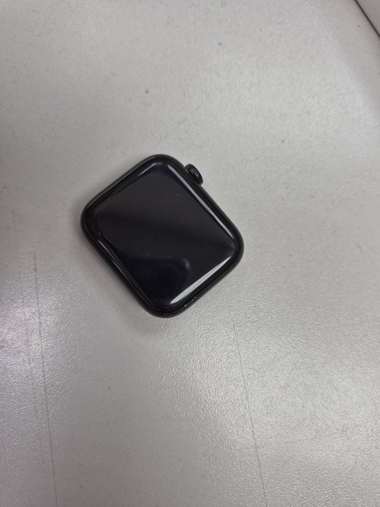 Дешево Apple watch se 2 gps 44mm aluminium case з ломбарду