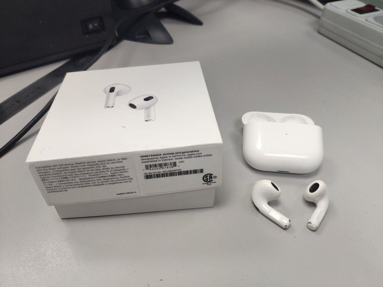 Дешево Apple airpods 3rd generation з ломбарду