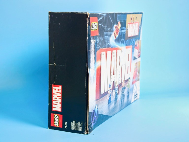LEGO Super Heroes Marvel Логотип і міні фігурки MARVEL 931 елемент. Новий. Код:null. Зображення 4
