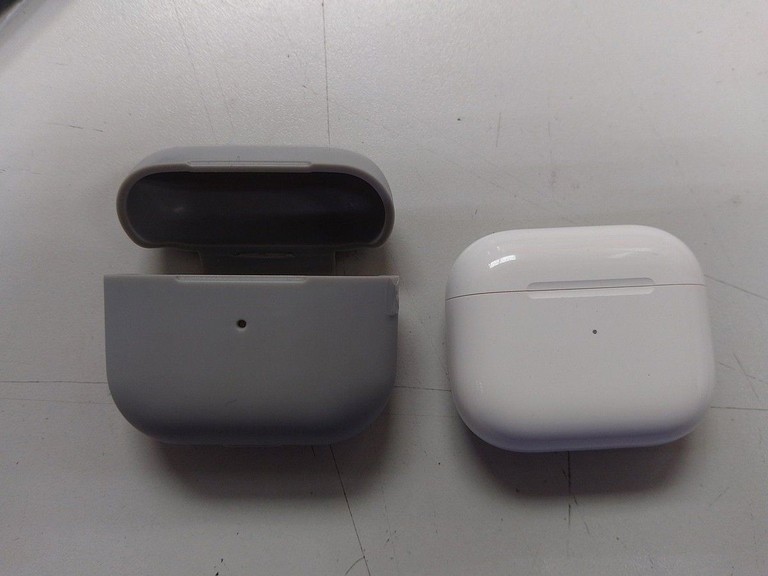 Купить Apple airpods 3rd generation Б/У