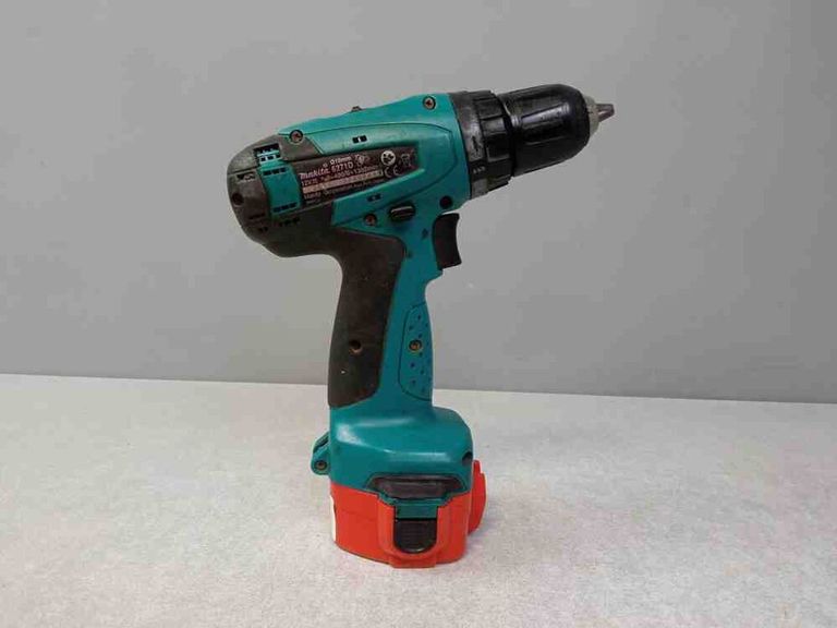 Дешево Makita 6271d з ломбарду