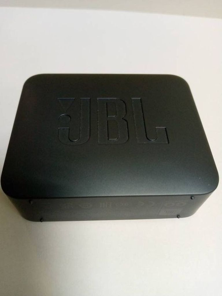 Купить Jbl go essential Б/У