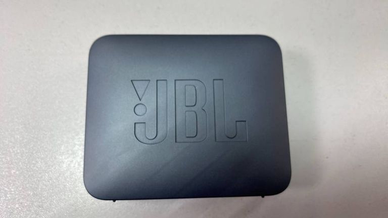 Оголошення Jbl go essential Б/У