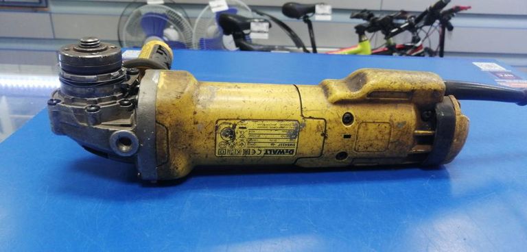 Дешево Dewalt DWE4237K з ломбарду