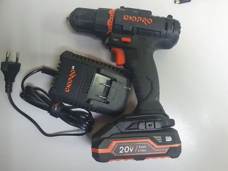 Дешево Dnipro-M cd-218 2акб 2ah зп з ломбарду