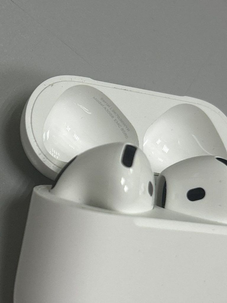 Дешево Apple airpods 4 з ломбарду