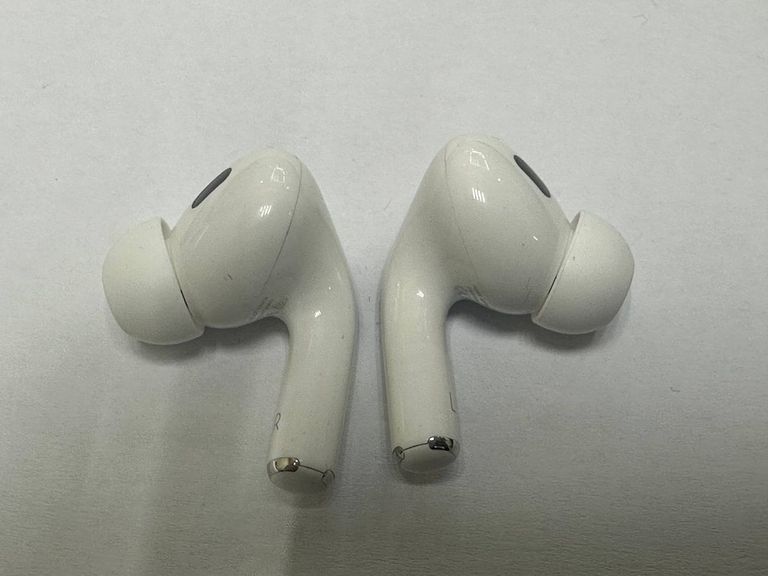 Apple airpods pro 2nd generation with magsafe charging case usb-c Код:01-200767052. Изображение 5