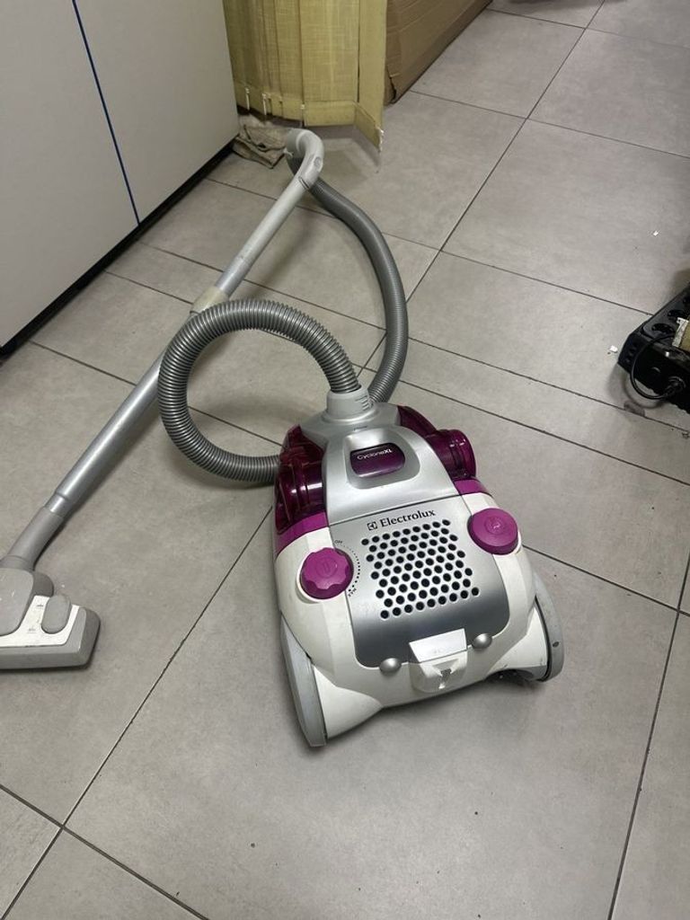 Купити Electrolux zcx 6410 Б/У