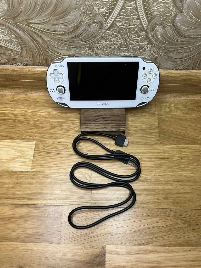 Ігрова приставка Sony PSP Vita (PCH-1004) + SD 64GB Прошита!!! Код:null. Зображення 7