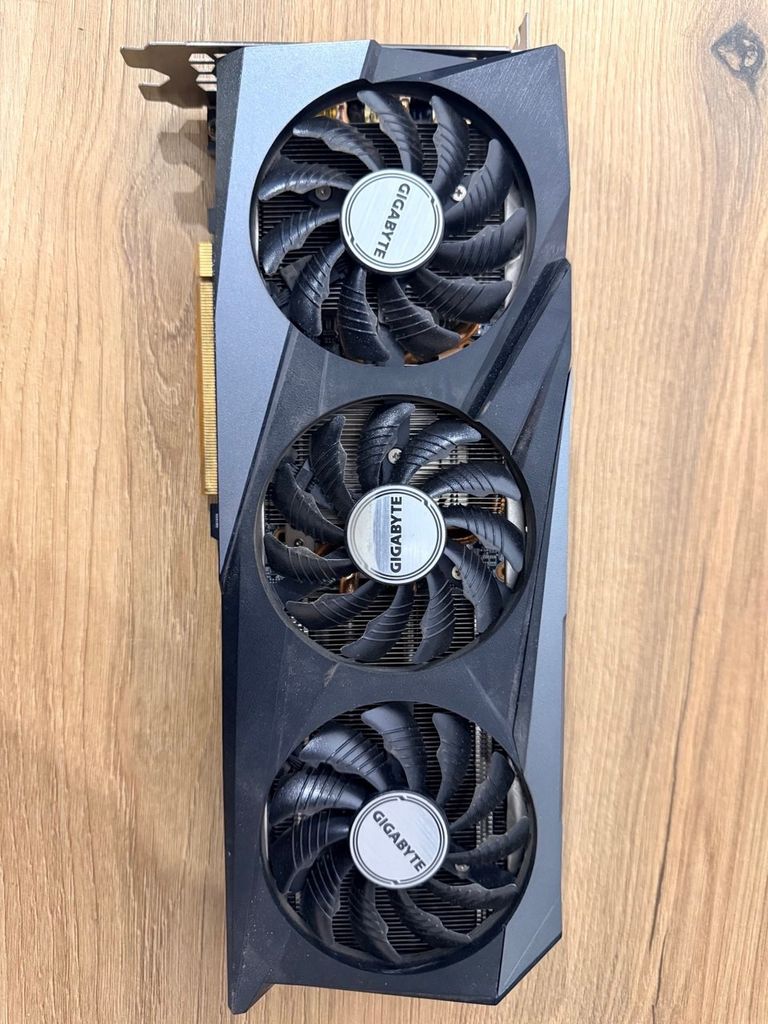 Gigabyte Radeon RX 6700 XT GAMING OC 12G (GV-R67XTGAMING OC-12GD) Код:null. Изображение 4