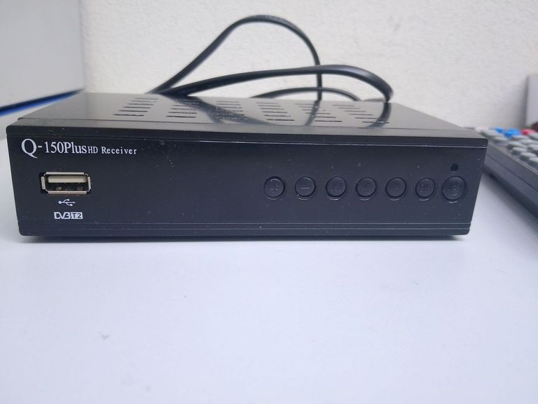 Дешиво Q-Sat q150 plus с ломбарда